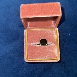 Onyx (1-1/6 ct.t.w.) and Diamond Accent Ring in 14K Solid Gold